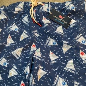 Vineyard vine men’s swim trunks